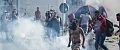 UPDATE Ciocniri violente la granița Ungariei cu Serbia. Polițiștii ungari au folosit gaze lacrimogene și tunuri cu apă împotriva refugiaților. Ministrul ungar de Externe cere Belgradului să ia măsuri urgente pentru a opri imigranţii agresivi