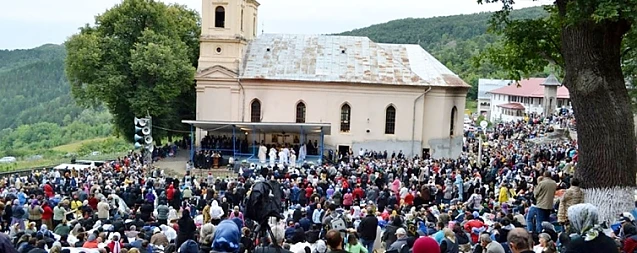 Un grup de credincioși a parcurs 150 de km pe jos până la Mânăstirea Nicula. Zeci de mii de oameni sunt așteptați la marele pelerinaj la icoana Maicii Domnului