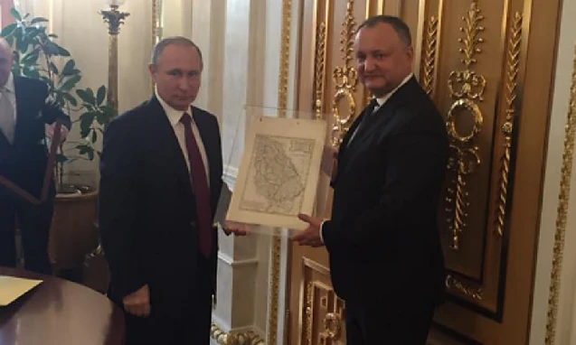 Putin i-a făcut cadou lui Dodon harta Moldovei Mari din 1790. George Damian: UE se destramă, NATO este o vechitură - a cui este Moldova Mare vitejii mei?