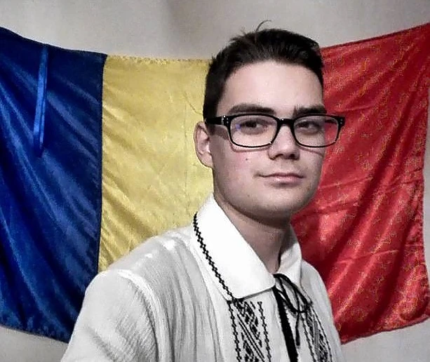 Cosmin, devenit cunoscut după ce s-a fotografiat cu tricolorul de Ziua Maghiarilor, a fost lovit pe o stradă din Sfântu Gheorghe de unguri