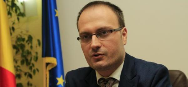 Alexandru Cumpănașu, unchiul fetiței ucise la Caracal, spune că polițiștii au auzit-o țipând, dar au fost opriți de procurorii de caz să intre: Intrăm peste indivizii care au furat o găină cu mascații, dar își bat joc de sufletul unui copil...