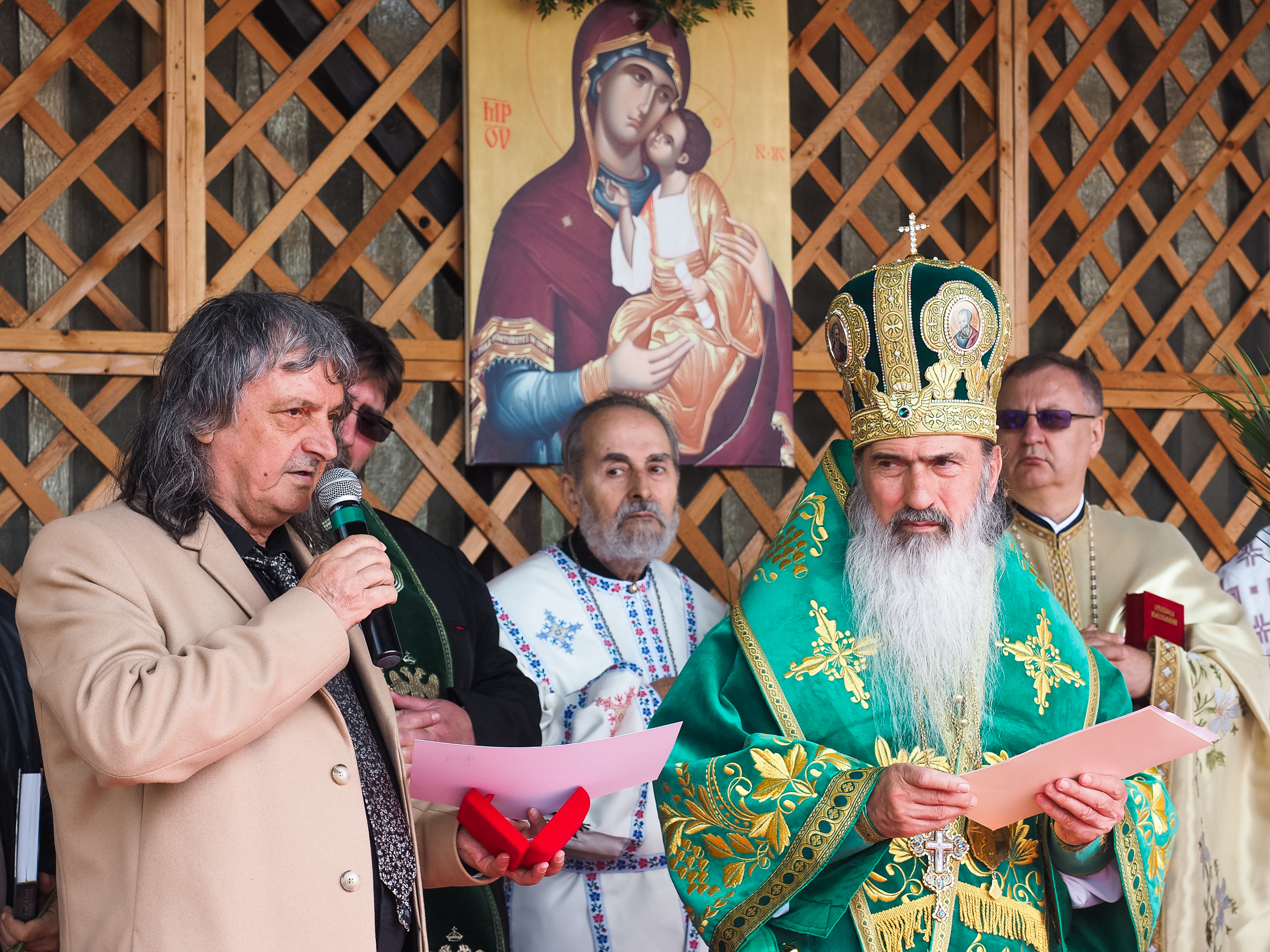Lansare de carte despre Tezaurul Tomitan și Monumentele Istorice Ortodoxe și Bizantine cu IPS Teodosie și Profesorul Constantin Barbu