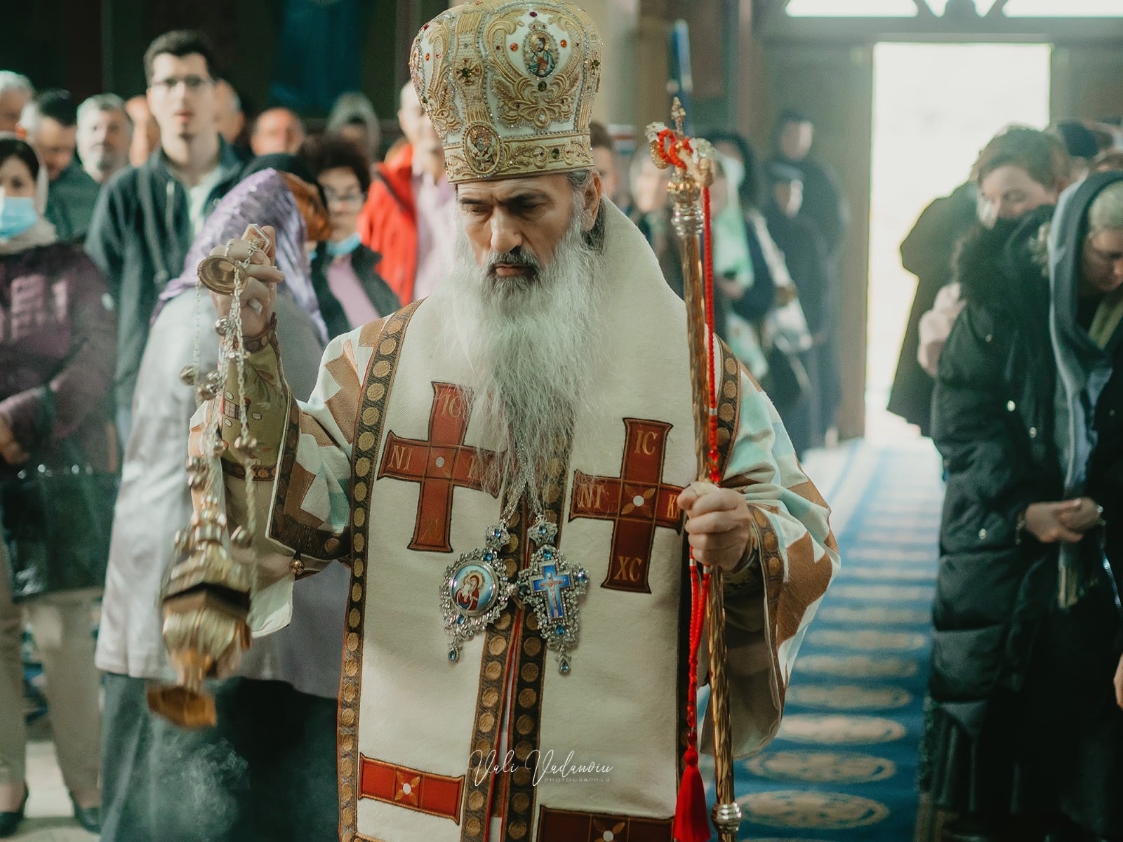 IPS Teodosie, invitație la liturghie pentru Președintele Iohannis și Prim-ministrul Ciucă, cu ocazia sărbătorii naționale de Sf. Andrei: Vom avea priveghere luni seara de la ora 17, iar Liturghia solemnă va fi marți, 30 noiembrie