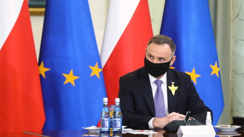 Președintele Poloniei consideră obligativitatea vaccinării Covid „de neimaginat”, în timp ce ministrul Sănătății înăsprește restricțiile pentru nevaccinați