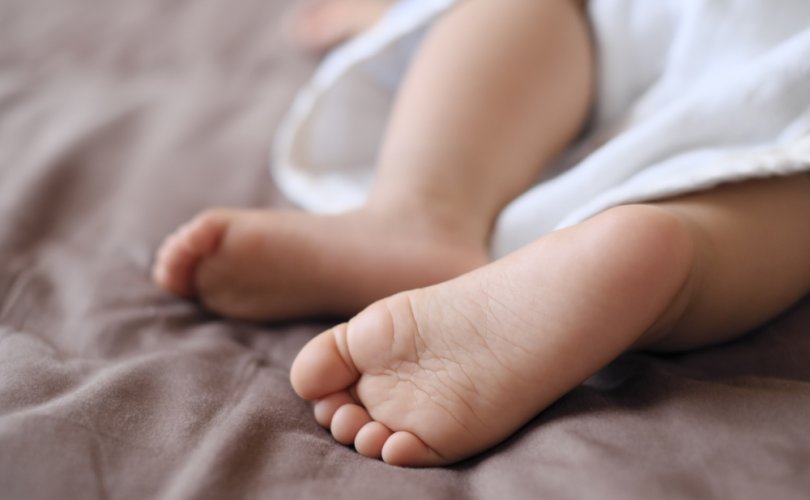 Un bebeluș a murit a doua zi după naștere din cauza sângerărilor abundente provocate de vaccinul Moderna administrat mamei sale