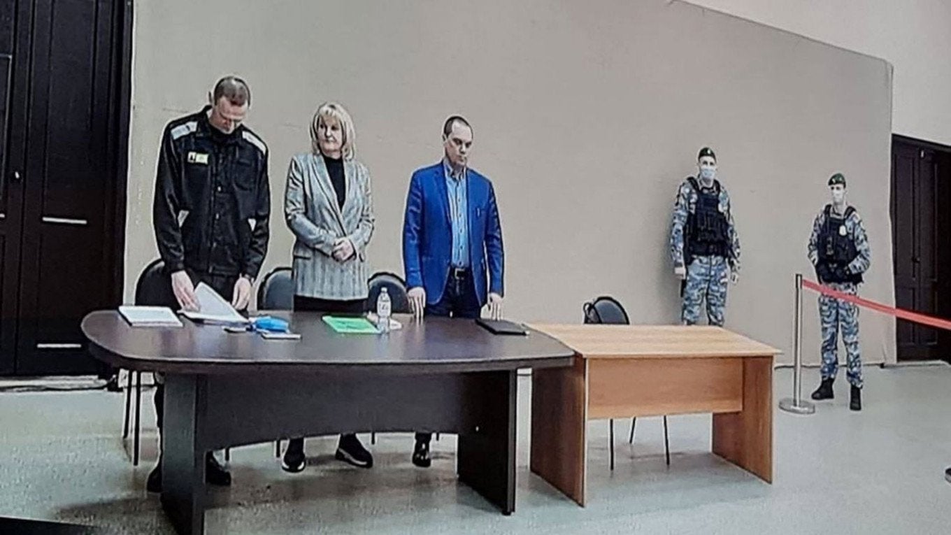 Тело навального выдали матери или нет. Навальный в суде 2022. Навальный в колонии 2022.