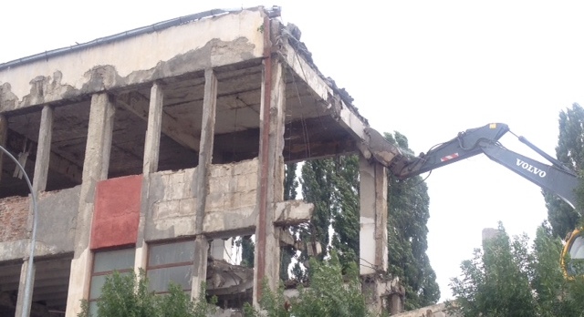 Demolarea fabricii de ciocolată Kandia