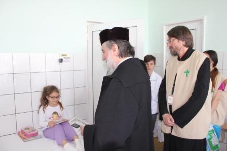 Mitropolitul Olteniei le-a dăruit binecuvântare arhierească 2