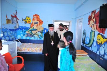Mitropolitul Olteniei le-a dăruit binecuvântare arhierească 5