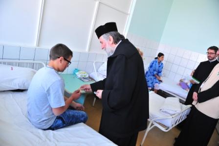 Mitropolitul Olteniei le-a dăruit binecuvântare arhierească 8