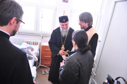 Mitropolitul Olteniei le-a dăruit binecuvântare arhierească 13