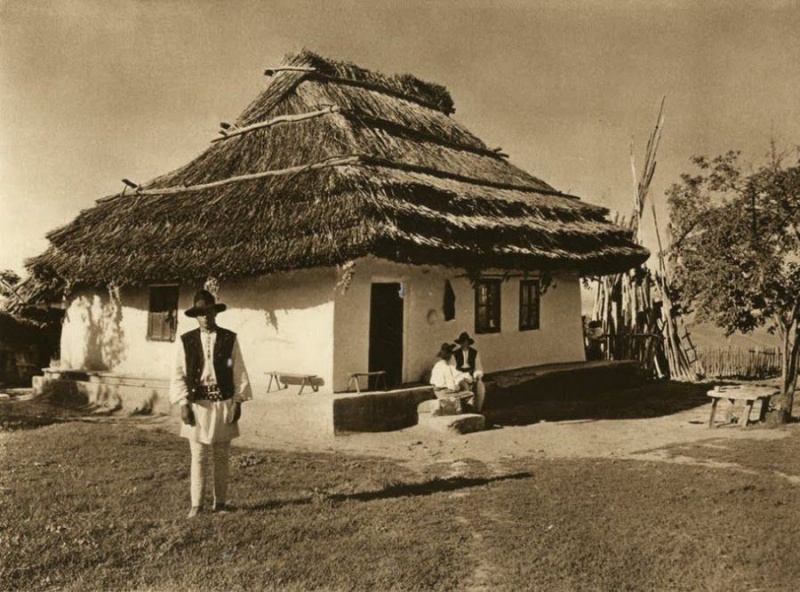 Casă țărănească în Basarabia
