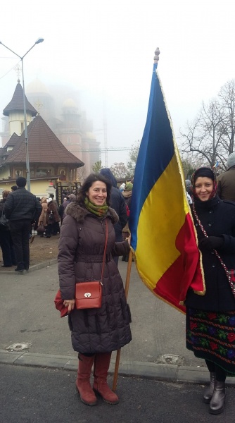 Două stiluri, un singur steag