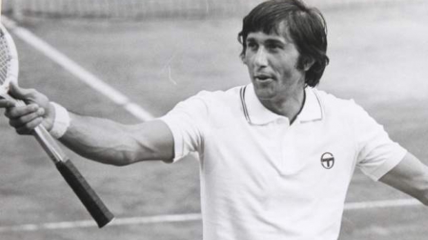 Ilie Năstase pe terenul de tenis