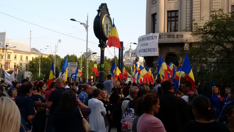 În jurul Ceasului