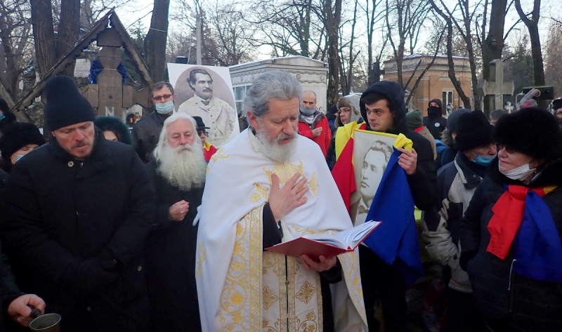 La Mormântul lui Eminescu de ziua lui cu Părintele Emanuel Ganciu