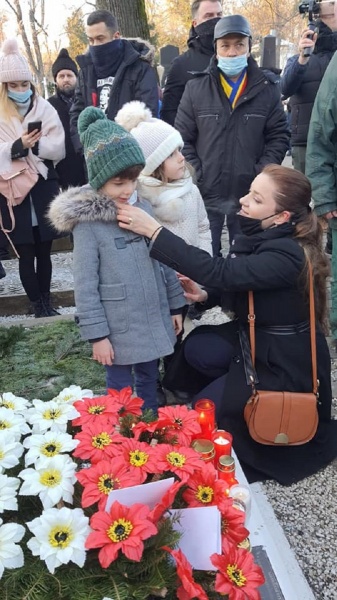 La Mormântul lui Eminescu de ziua lui 