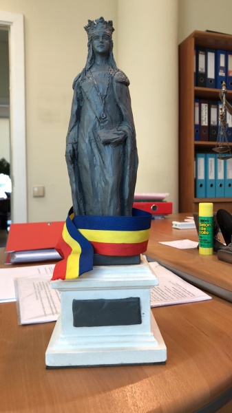 Cum va arăta monumentul - machetă