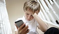 Verdictul unui psiholog: Dependența de telefon poate ruina copilăria