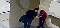 Legile blânde pentru pedofili își arată roadele: Un bărbat filmat agresând un copil la Baia Mare este cercetat ÎN LIBERTATE
