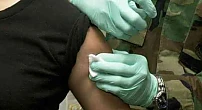 Testare și vaccinare cu poliția! Danemarca adoptă legea care permite vaccinările FORȚATE împotriva coronavirusului