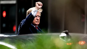 Rafală de Anchete: Trump este o „ȚINTĂ” pentru administrația Biden