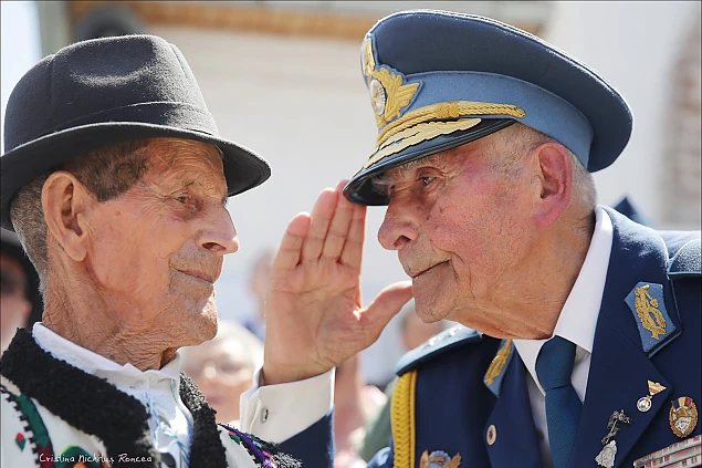 Caporalul veteran de război de la Cotul Donului Ion Nică Paiu și Generalul Radu Theodoru la Sfânta Mănăstire Cernica