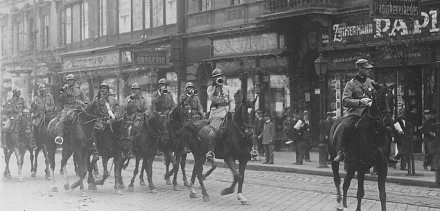 4 August 1919: Ziua cuceririi Budapestei de către Armata Română. Medalia unui ION care a ajutat la urcarea tricolorului pe Parlamentul din Capitala ungurilor de pretutindeni | ActiveNews