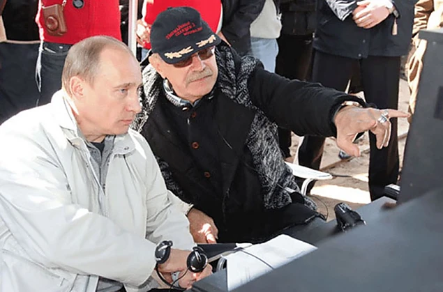 Putin și Mihalkov „la butoane” pe platourile peliculei „Exodul”