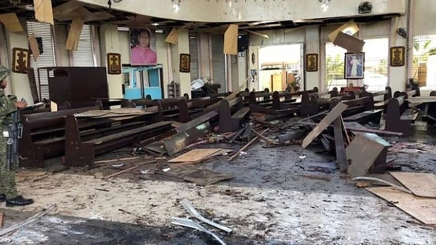 Filipine: ATENTAT sângeros în catedrală. Cel puțin 27 de morți și zeci de răniți