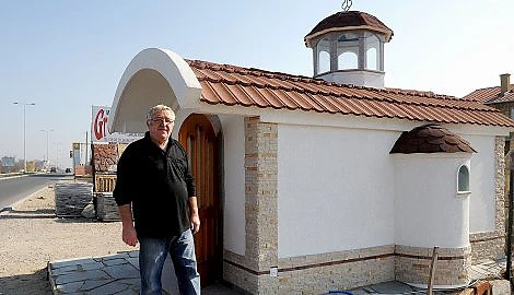 Bisericile mobile. Un antreprenor din Serbia a construit lăcașuri de cult pentru satele îndepărtate