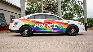 Orașul american care se declară sută la sută LGBT. Inclusiv mașinile poliției
