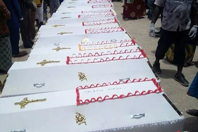 În Nigeria continuă masacrele. Islamiștii Fulani au ucis 16 creștini, inclusiv copii și o femeie însărcinată, care participau la un botez