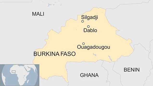 Atac anti-creștin în Burkina Faso: Șase persoane au fost ucise în timpul slujbei de duminică dintr-o biserică catolică. După atac, biserica a fost incendiată