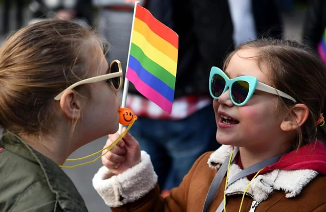 La doar 10 ani, suspendați de o școală din Londra pentru „comportament homofob”:„Sunteți o rușine pentru această școală!”