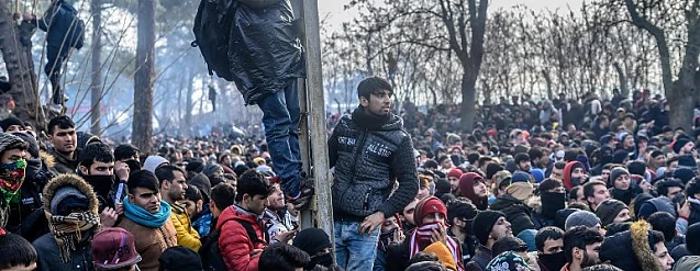 Erdogan acuză Atena că tratează migranții la fel ca naziștii și nu renunță la șantaj: Turcia va menține frontierele deschise până la încheierea unui acord cu UE