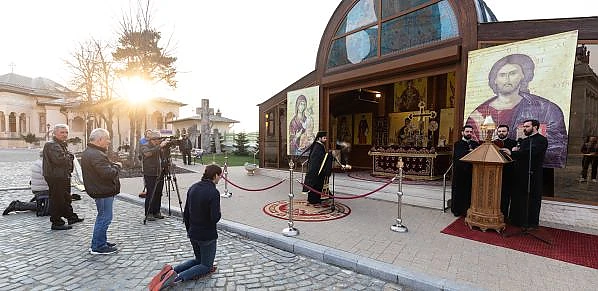 Patriarhia Română anunță restricțiile de la slujbe, după prelungirea stării de alertă. Purtarea măștii de protecție – OBLIGATORIE