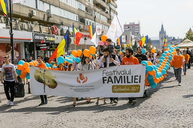 500 de persoane au participat la Festivalul Familiei, la Iași, organizat de Pro Vita: Mesajul nostru este că viața este un dar de la Dumnezeu. VIDEO