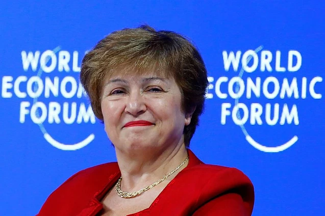 Nepoata unui comisar bolșevic din Guvernul lui Lenin, ajunsă șefa FMI, ne sperie cu previziuni planetare sumbre: Chiar și atunci când creșterea va fi pozitivă se va simți ca o recesiune. Bulgăroiaca Kristalina Georgieva este și în Forumul Economic Mondial