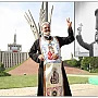 A plecat la Domnul Părintele Sorin Grecu, eroul care l-a dat jos pe Lenin de pe soclul din Piața Scânteii doar cu o Sfântă Cruce în mână. Imagini Istorice din 1990 In Memoriam Preotul-Luptător