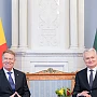 Iohannis și președintele Lituaniei s-au decorat reciproc. Președintele României urmează să participe la summitul dedicat întăririi Flancului Estic NATO