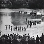 16 iunie 1991: Al doilea Pod de Flori. Grigore Vieru: S-au întâlnit toți la mijlocul Prutului și au încins acolo, în apă, o horă. FOTO